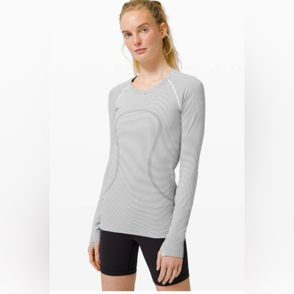 Lululemon Swiftly Tech Long-Sleeve 2.0 in Tempo Stripe Black/White - size 8